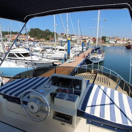 Yatch Botel Sanxenxo